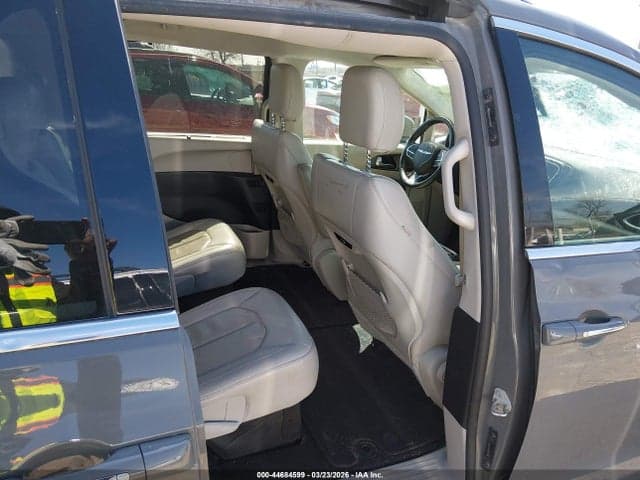 2021 CHRYSLER PACIFICA TOURING L 8