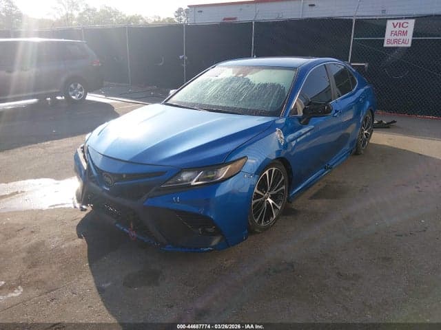 2020 TOYOTA CAMRY SE 2