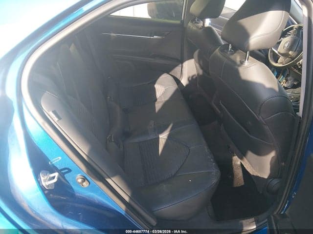 2020 TOYOTA CAMRY SE 8