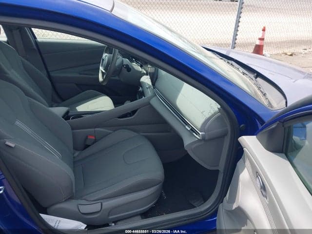 2024 HYUNDAI ELANTRA SEL 5