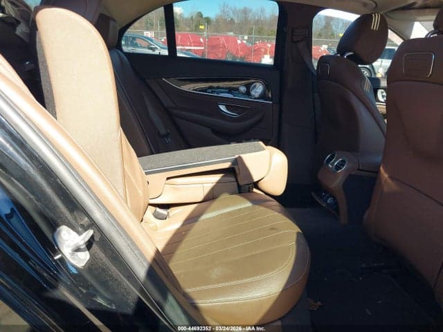 2018 MERCEDES-BENZ E 300 4MATIC 8
