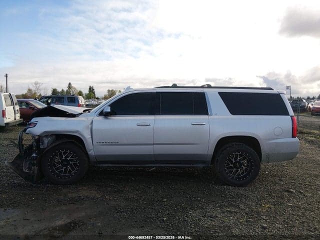 2017 CHEVROLET SUBURBAN LT 14