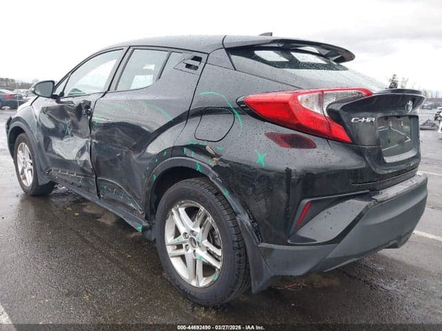 2021 TOYOTA C-HR LE 3