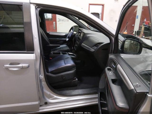 2018 DODGE GRAND CARAVAN GT 5