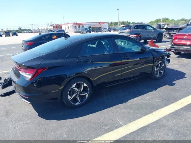 2023 HYUNDAI ELANTRA SEL 4