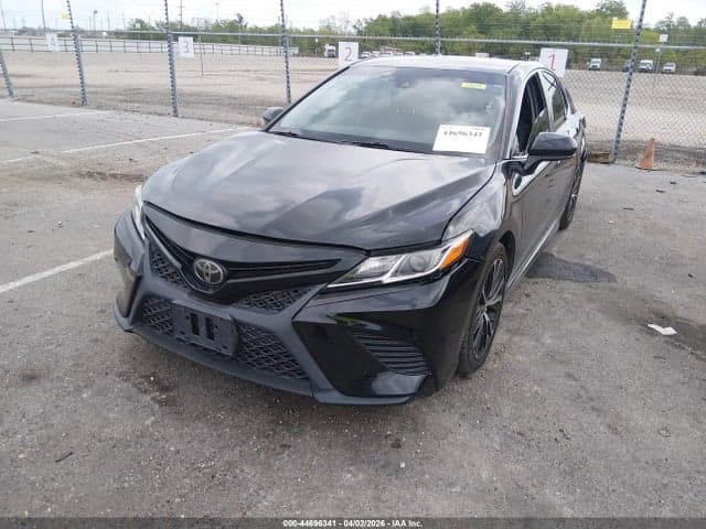 2018 TOYOTA CAMRY SE 2