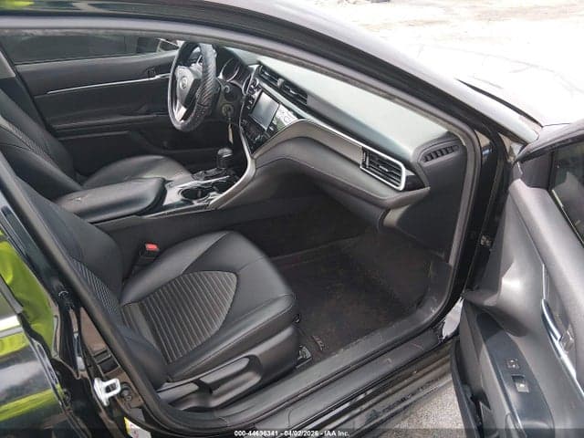 2018 TOYOTA CAMRY SE 5