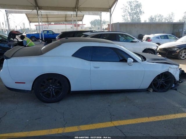 2017 DODGE CHALLENGER SXT 6