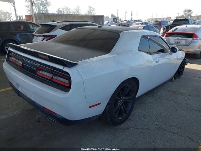 2017 DODGE CHALLENGER SXT 2