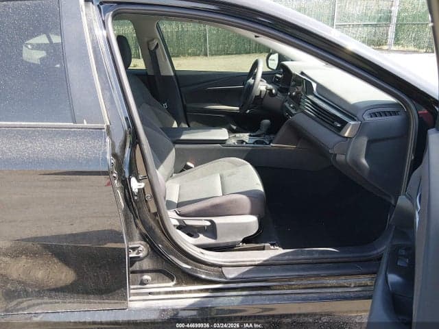 2025 TOYOTA CAMRY LE 5