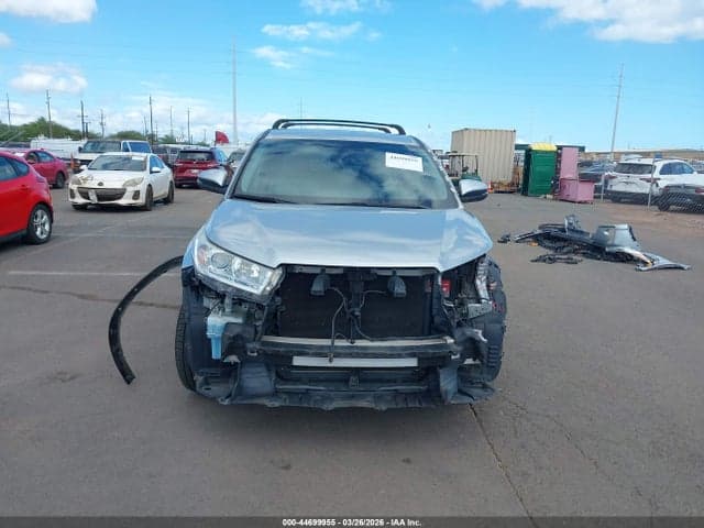2017 TOYOTA HIGHLANDER LE 6