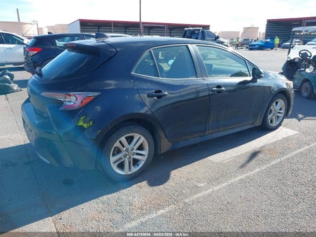 2019 TOYOTA COROLLA SE 4