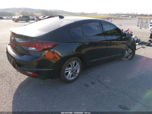2020 HYUNDAI ELANTRA SEL 4