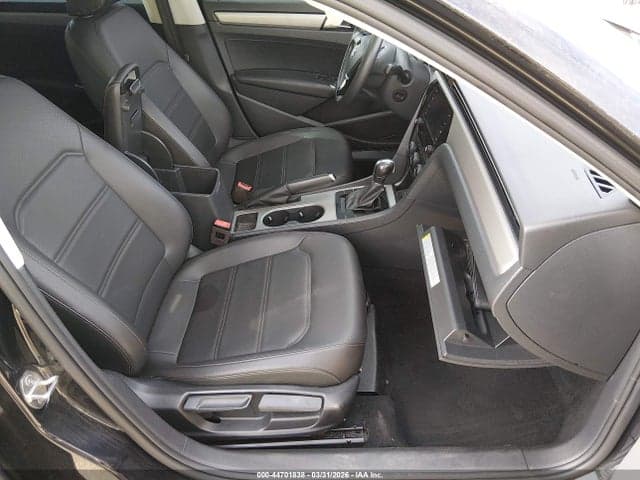 2021 VOLKSWAGEN PASSAT 2.0T SE 5