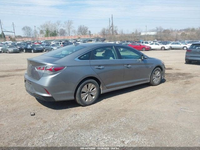 2018 HYUNDAI SONATA HYBRID SE 4