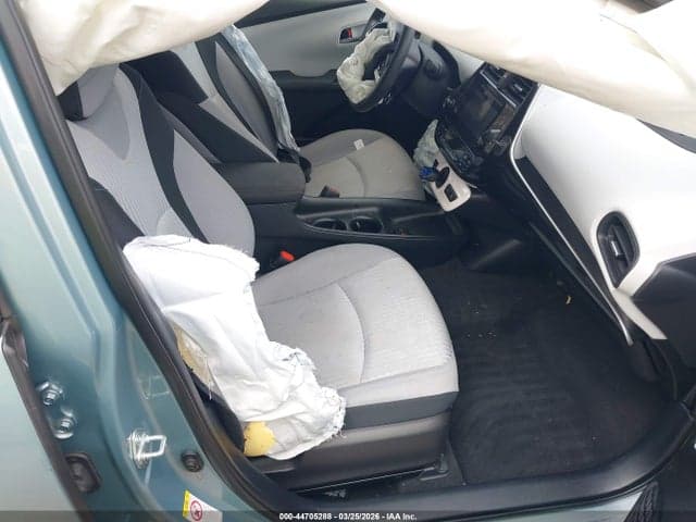 2017 TOYOTA PRIUS TWO 5