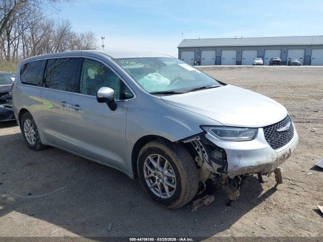 2023 CHRYSLER PACIFICA TOURING L 1
