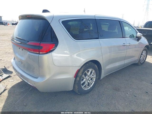 2023 CHRYSLER PACIFICA TOURING L 4