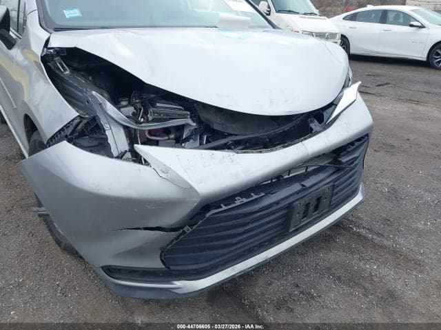 2022 TOYOTA SIENNA LE 6