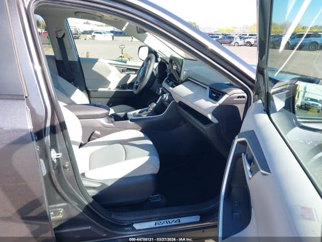 2025 TOYOTA RAV4 XLE PREMIUM 5