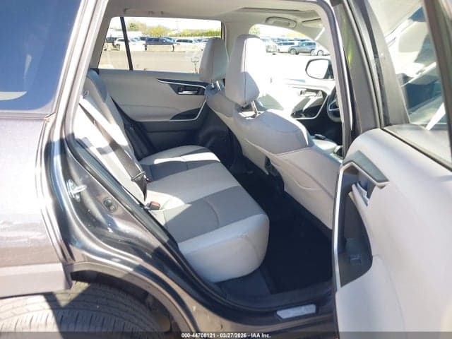 2025 TOYOTA RAV4 XLE PREMIUM 8