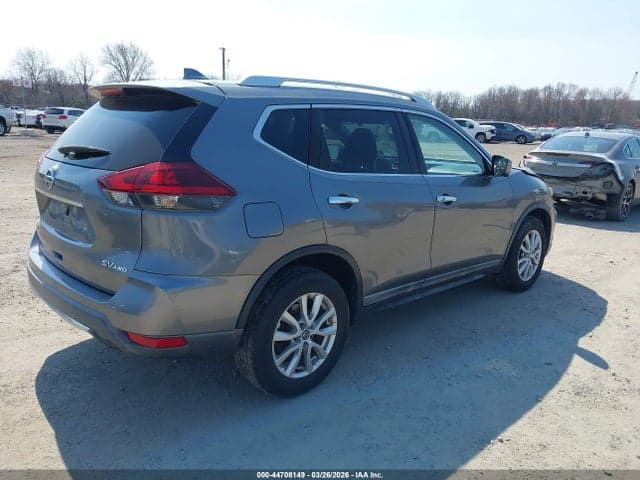 2018 NISSAN ROGUE SV 4