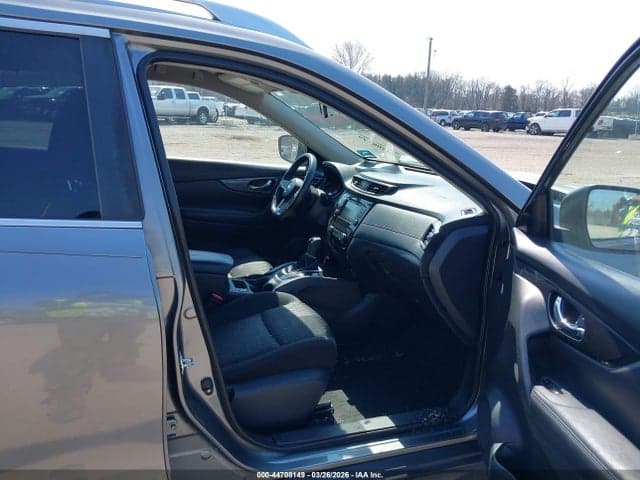 2018 NISSAN ROGUE SV 5