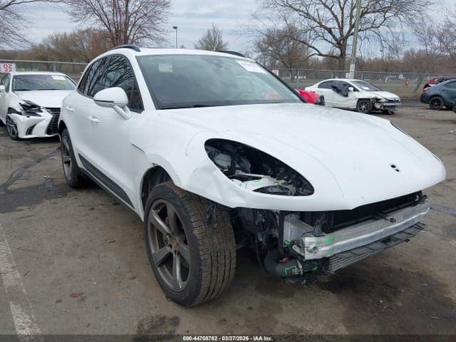 2023 PORSCHE MACAN T