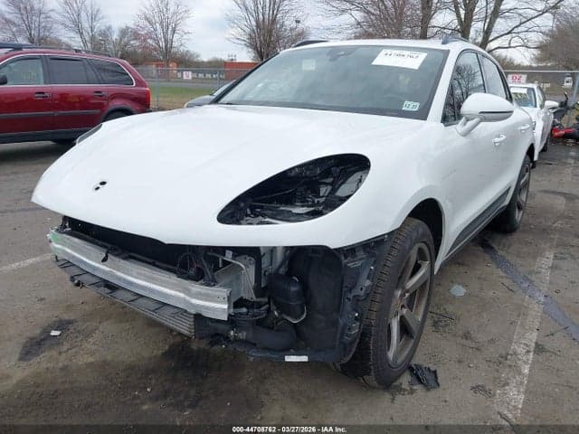 2023 PORSCHE MACAN T 2