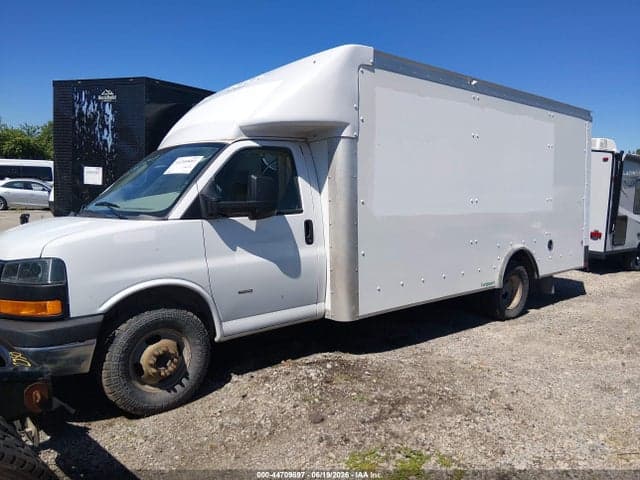 2023 GMC SAVANA CUTAWAY WORK VAN 2