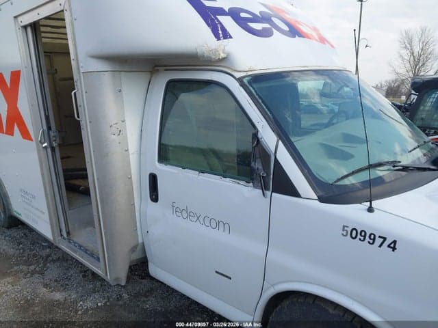 2023 GMC SAVANA CUTAWAY WORK VAN 11