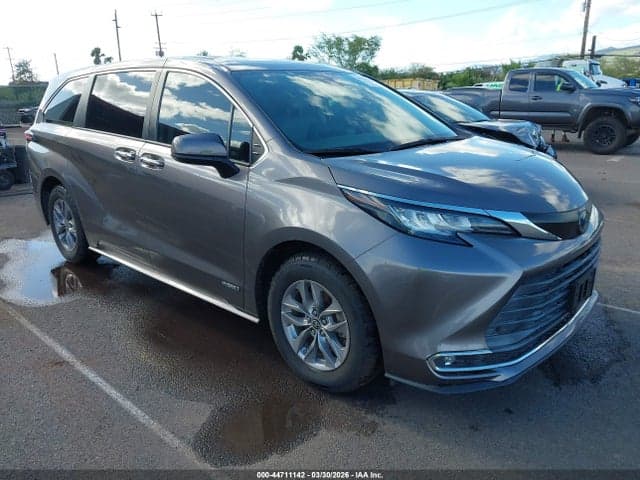2021 TOYOTA SIENNA XLE - 1