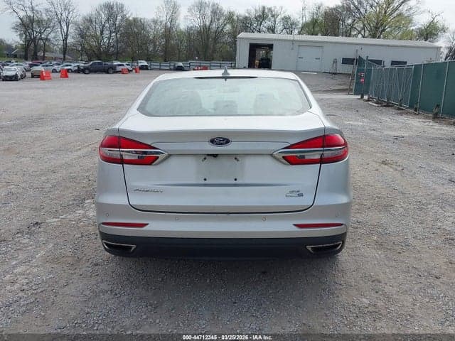 2019 FORD FUSION SE 16