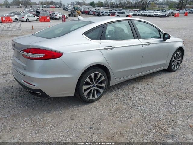 2019 FORD FUSION SE 4
