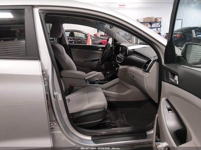 2020 HYUNDAI TUCSON SE 5