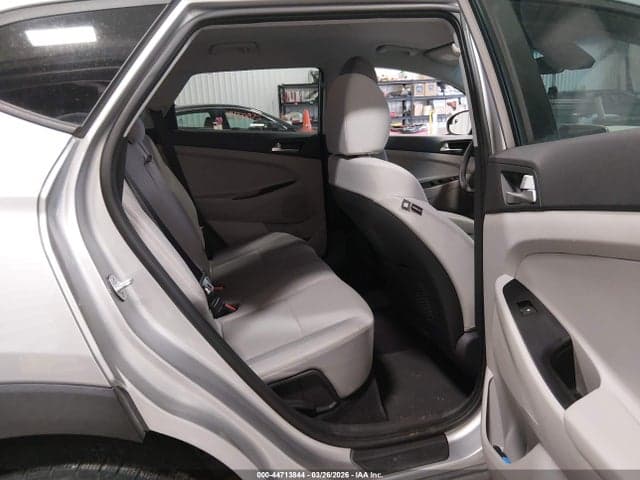 2020 HYUNDAI TUCSON SE 8