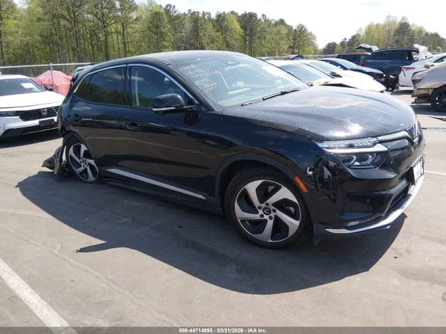 2023 VINFAST VF 8 ECO 1