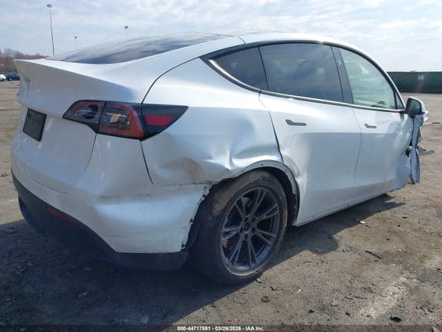 2024 TESLA MODEL Y LONG RANGE SINGLE MOTOR REAR-WHEEL DRIVE/RWD 4