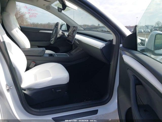 2024 TESLA MODEL Y LONG RANGE SINGLE MOTOR REAR-WHEEL DRIVE/RWD 5