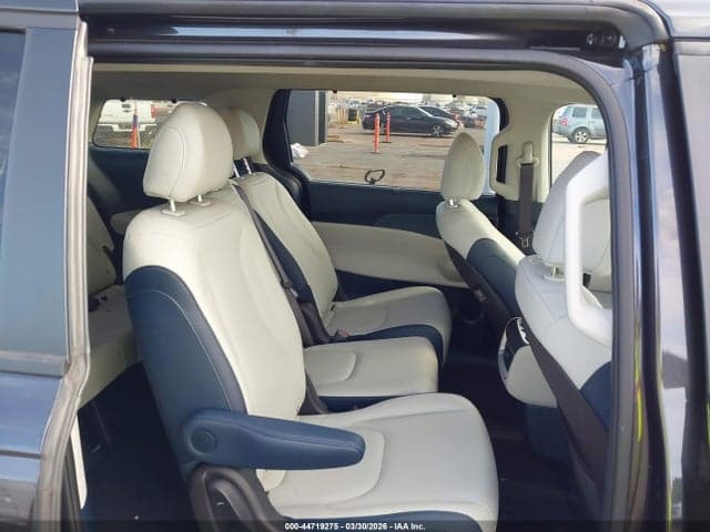 2026 KIA CARNIVAL MPV HYBRID EX 8