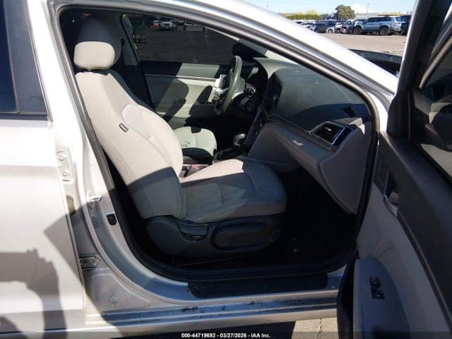 2017 HYUNDAI ELANTRA SE 5