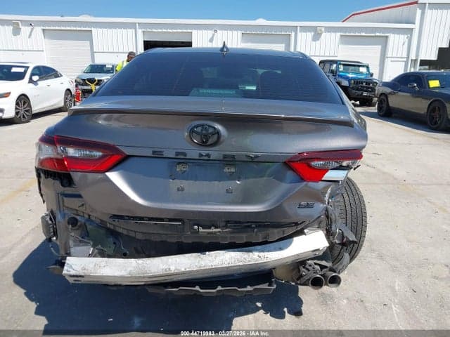 2022 TOYOTA CAMRY SE 16