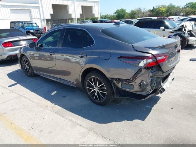 2022 TOYOTA CAMRY SE 3