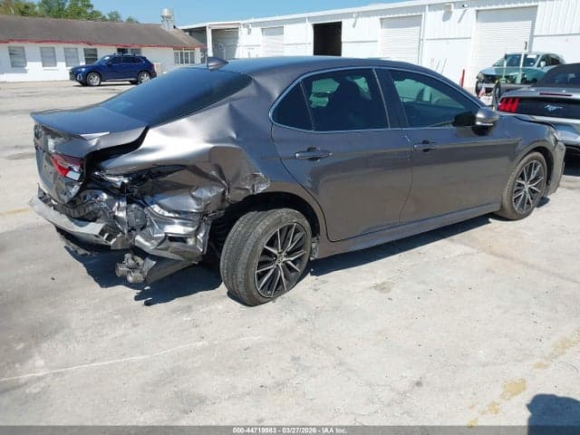 2022 TOYOTA CAMRY SE 4