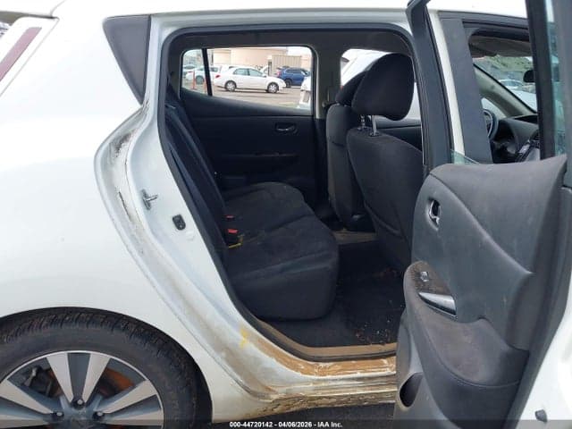2017 NISSAN LEAF SV 8