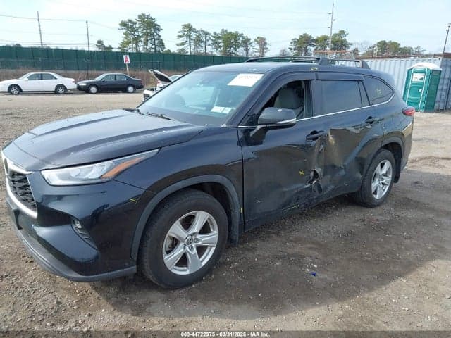 2020 TOYOTA HIGHLANDER LE 2