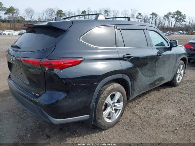 2020 TOYOTA HIGHLANDER LE 4
