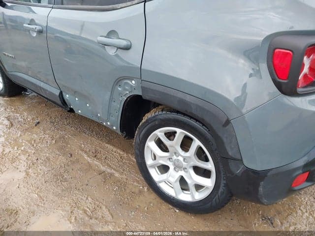2018 JEEP RENEGADE LATITUDE 4X4 18