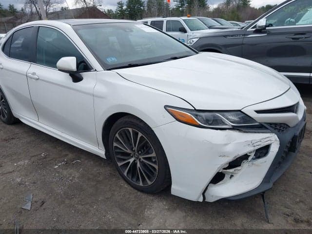 2018 TOYOTA CAMRY SE - 1