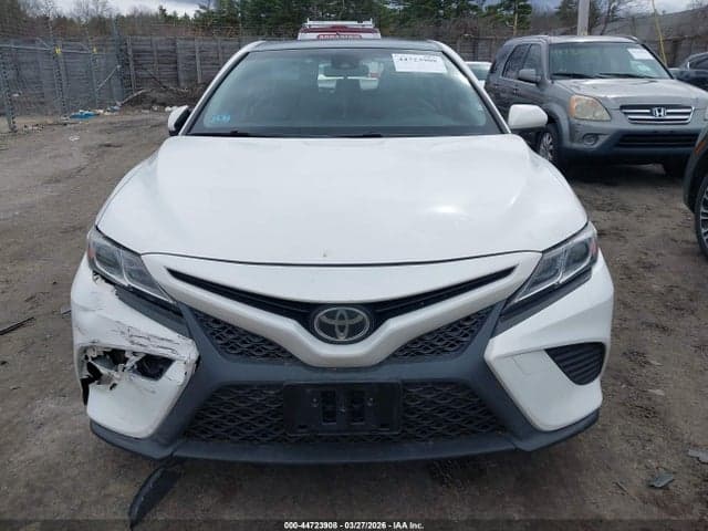 2018 TOYOTA CAMRY SE 12